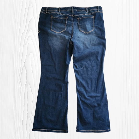 Torrid Denim Relaxed Boot Jeans Women’s Size 20R Dark Wash Stretch - Picture 2 of 9